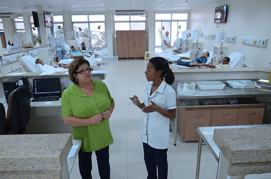 Vereadora Tieza visita o Hospital do Rim de Araçatuba