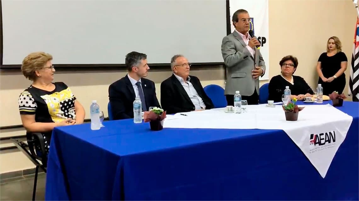 Tieza destaca importância da Aean para Araçatuba na posse da nova diretoria