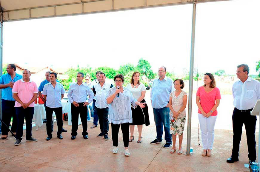 Tieza prestigia assinatura para construção de escola infantil no Ãguas Claras