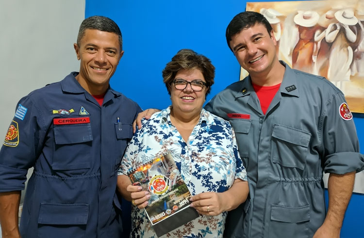 Capitão Wagner Peron, subcomandante dos bombeiros, visita gabinete de Tieza