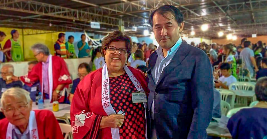 Tieza participa do 53° Bon Odori de Araçatuba ao lado do cônsul-geral do Japão no Brasil