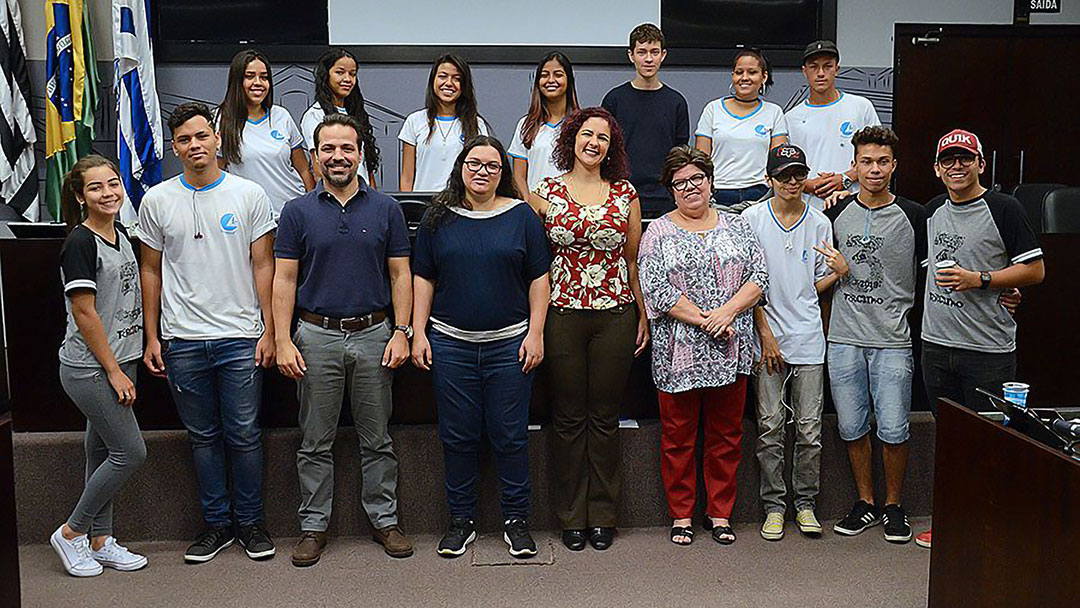 Alunos da escola Balthazar Poço visitam Legislativo e conversam com vereadores